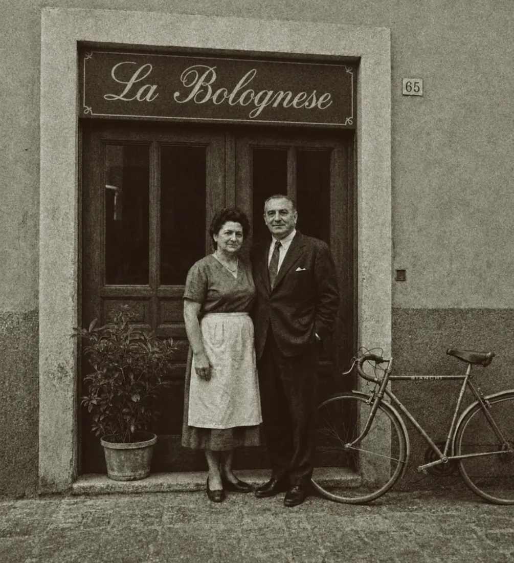 I fondatori davanti alla bottega La Bolognese